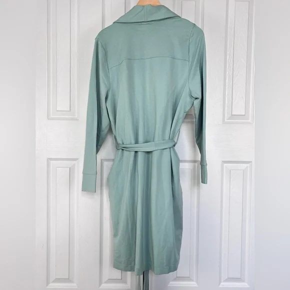 Universal Standard Rachele Lounge Robe - Picture 4 of 6